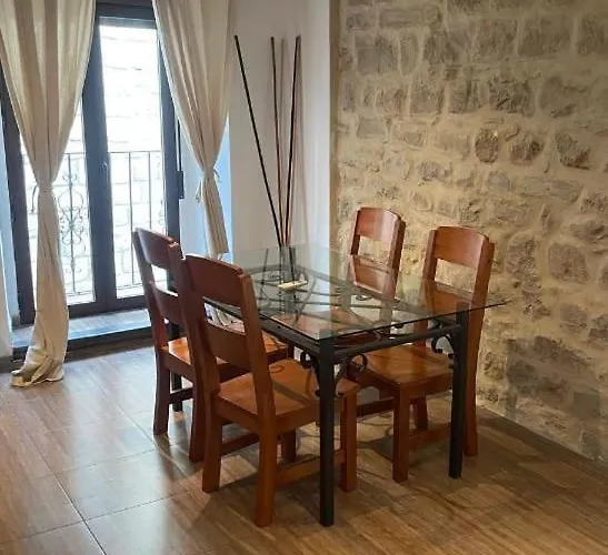 Arco De Descalzas Apartman *